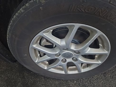 Used 2023 Chrysler Voyager LX FWD image 10
