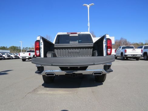 New 2026 GMC Sierra 1500 SLE image 5