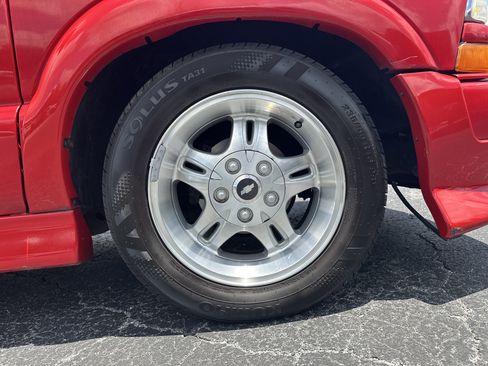 Used 2003 Chevrolet S10 Pickup LS w/ LS Preferred Equipment Group RWD image 12