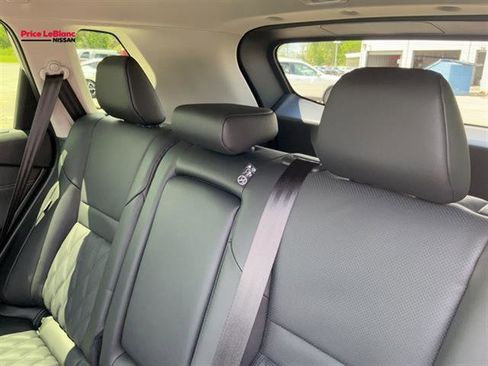 New 2026 Nissan Rogue Platinum AWD/4WD image 12