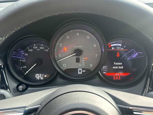 Certified 2025 Porsche Macan S image 25