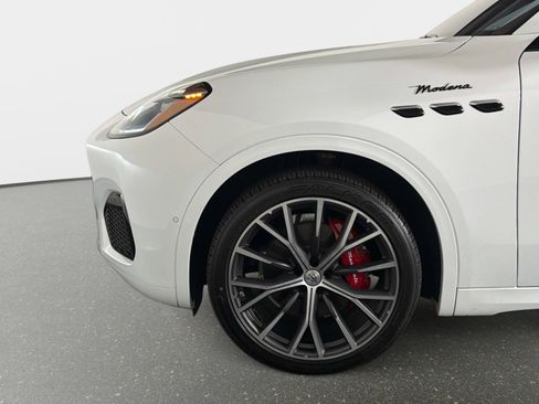 Used 2023 Maserati Grecale Modena AWD/4WD image 12