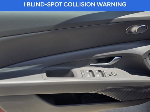 Used 2024 Hyundai Elantra SE FWD image 13