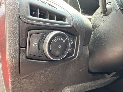 Used 2017 Ford Focus SE FWD image 27