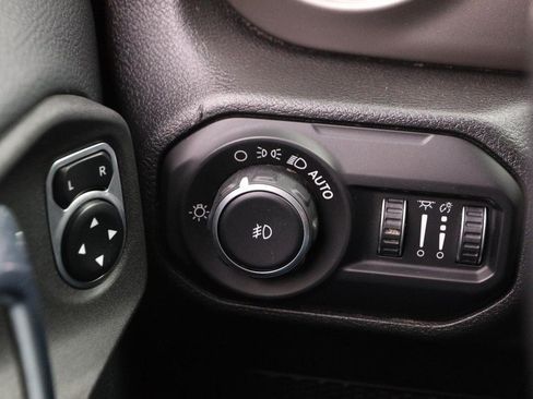 Used 2018 Jeep Wrangler Unlimited Rubicon image 21