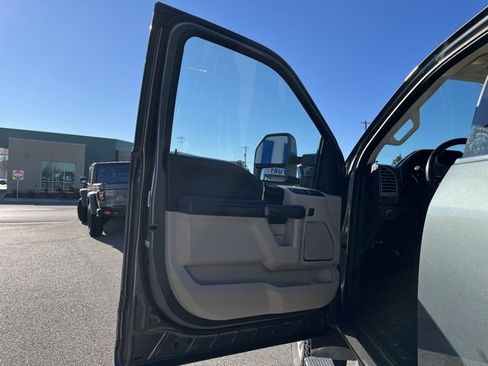 Used 2021 Ford F350 Limited image 26