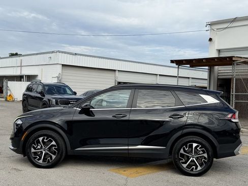 Certified 2023 Kia Sportage EX w/ EX Premium Package AWD/4WD image 8