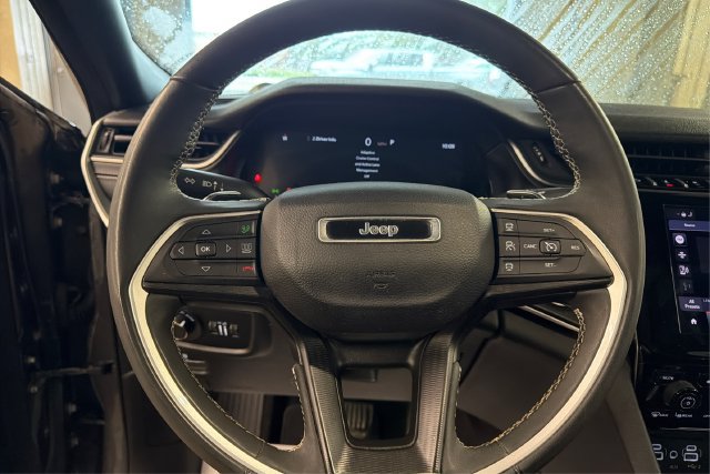 Used 2024 Jeep Grand Cherokee L Altitude AWD/4WD image 17