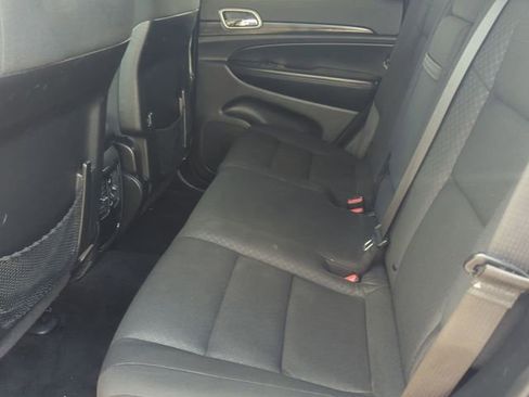 Used 2019 Jeep Grand Cherokee Laredo AWD/4WD image 21