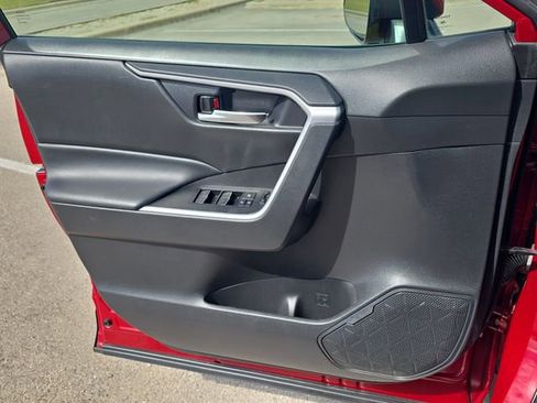 Used 2024 Toyota RAV4 XLE w/ Convenience Package image 27