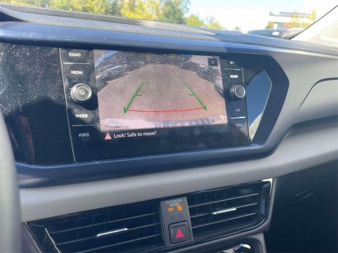 Used 2023 Volkswagen Taos SE image 28