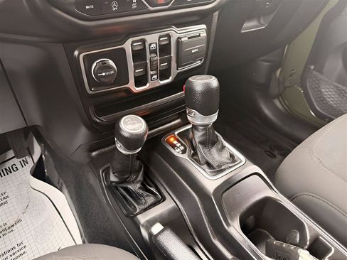 Used 2023 Jeep Gladiator Sport AWD/4WD image 21
