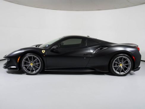 Used 2019 Ferrari 488 Pista Coupe image 3