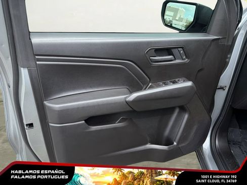 Used 2025 Chevrolet Colorado W/T RWD image 10