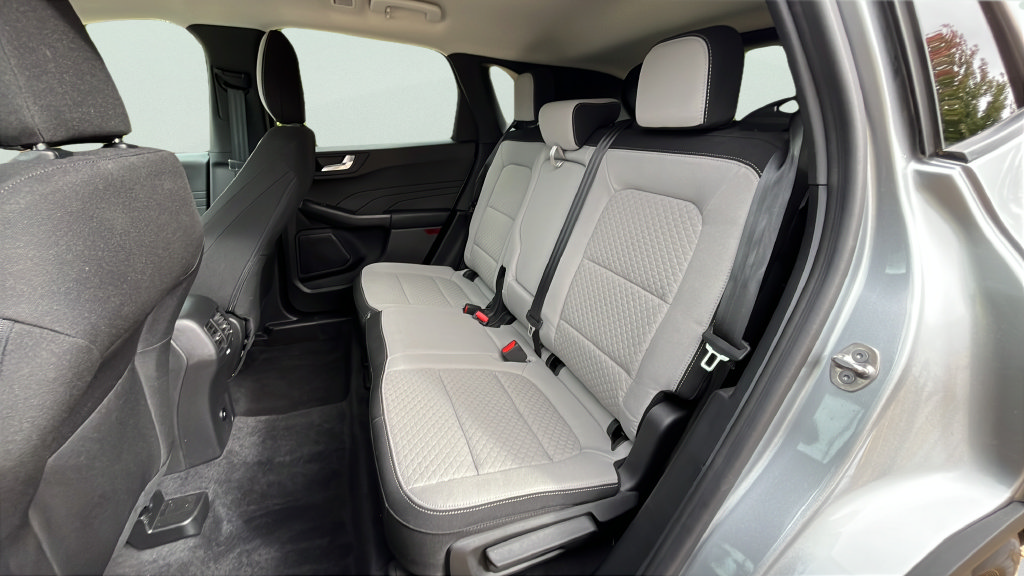 Used 2023 Ford Escape Active w/ Tech Pack #2 AWD/4WD image 17