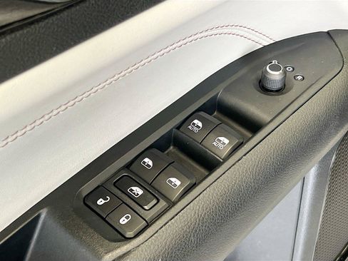 Used 2024 Jeep Compass Limited AWD/4WD image 19