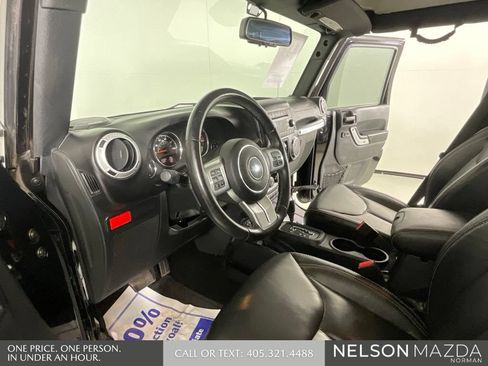 Used 2017 Jeep Wrangler Unlimited Rubicon AWD/4WD image 30