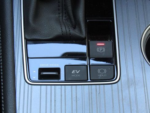 Certified 2025 Toyota Sienna XLE w/ XLE Plus Package AWD/4WD image 35
