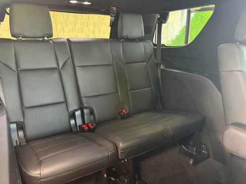 Used 2021 Cadillac Escalade Luxury AWD/4WD image 23