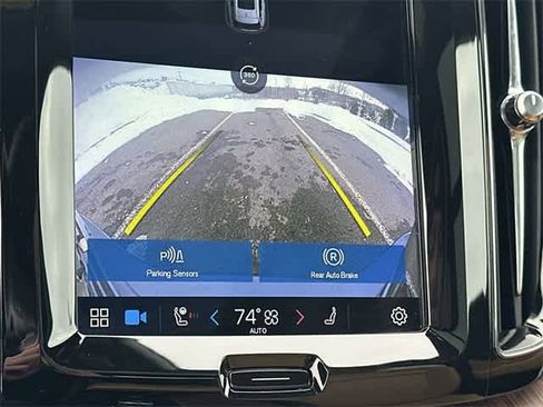 Used 2023 Volvo XC60 T8 Ultimate w/ Climate Package image 15