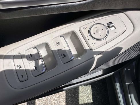 Used 2023 Hyundai Sonata SE FWD image 9