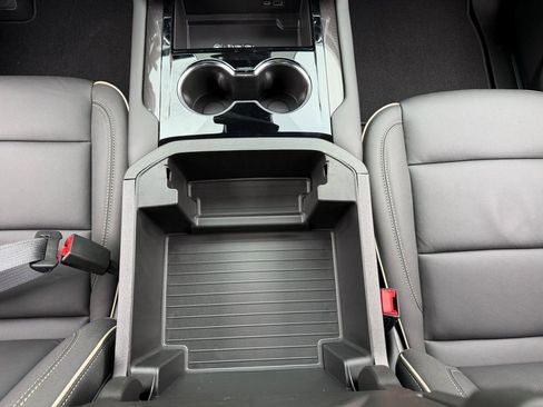 New 2026 GMC Yukon Elevation image 31