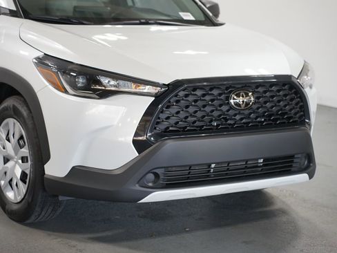 Certified 2025 Toyota Corolla Cross L image 4