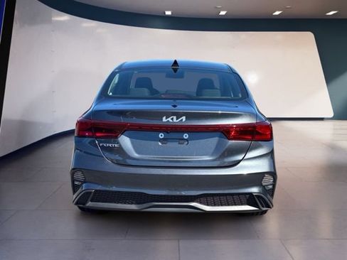 Certified 2024 Kia Forte LXS w/ LXS Technology Package FWD image 4