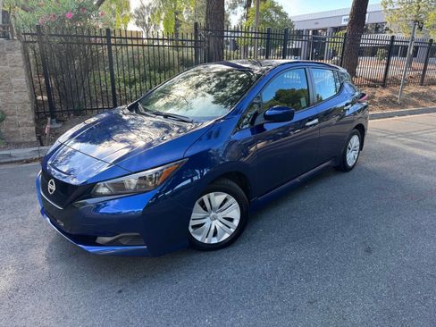 Used 2023 Nissan Leaf S FWD image 2