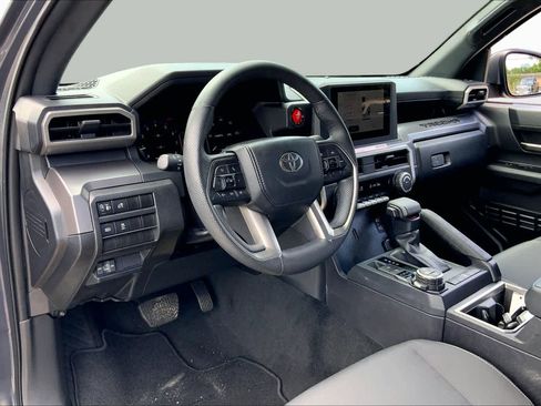 Used 2024 Toyota Tacoma TRD Off-Road AWD/4WD image 17