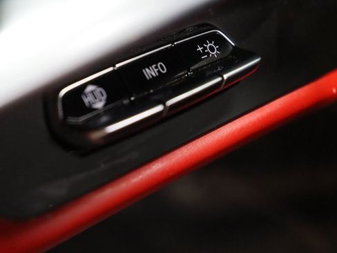 Used 2024 Chevrolet Corvette Stingray Premium Conv w/ Z51 Performance Package image 44