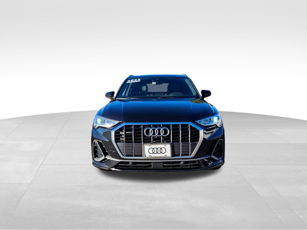 Used 2023 Audi Q3 2.0T Premium Plus w/ Premium Plus Package AWD/4WD image 2