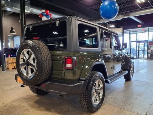 Used 2022 Jeep Wrangler Unlimited Sahara AWD/4WD image 9