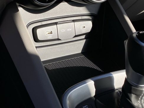 New 2025 Hyundai Venue SEL image 19