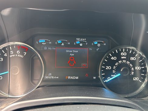 Used 2019 Ford F150 Lariat w/ Equipment Group 502A Luxury AWD/4WD image 23