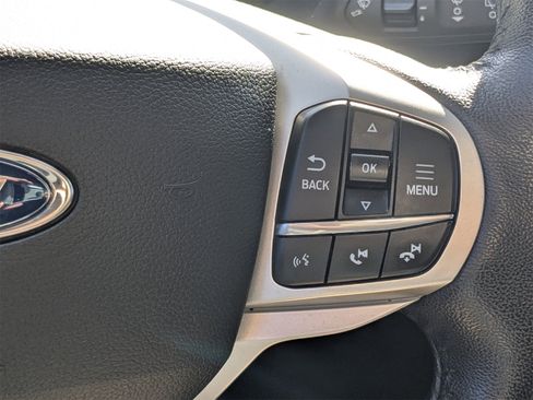 Used 2021 Ford Explorer XLT image 29