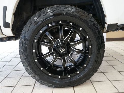 Used 2018 Toyota Tacoma TRD Sport w/ Technology Package image 45