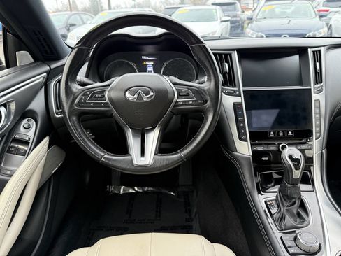 Used 2017 INFINITI Q60 3.0t RWD image 16