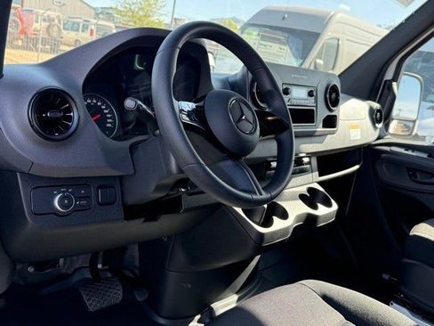 New 2025 Mercedes-Benz Sprinter 2500 image 10