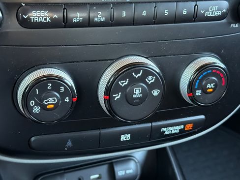 Used 2015 Kia Soul FWD image 21