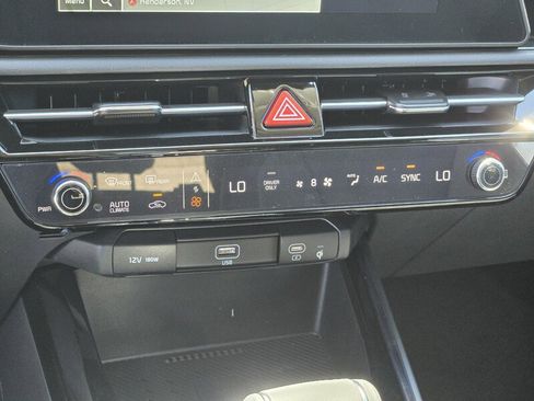 New 2025 Kia Niro EX image 14