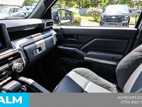 Used 2024 Toyota Tacoma SR5 AWD/4WD image 36