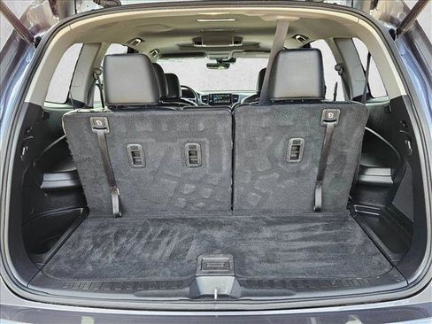 Used 2021 Honda Pilot Touring image 6