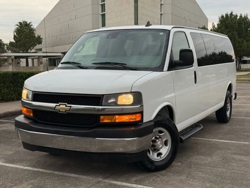 Used 2019 Chevrolet Express 3500 LT w/ LT Preferred Equipment Group image 2