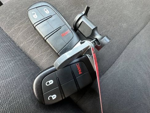 Used 2019 Dodge Durango SXT w/ 3rd Row Seating Group RWD image 34