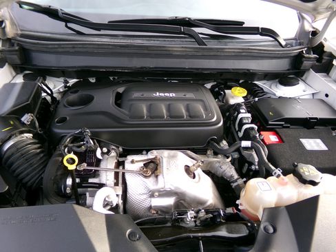 Used 2020 Jeep Cherokee Limited image 30