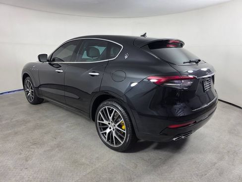 Used 2022 Maserati Levante GT AWD/4WD image 6