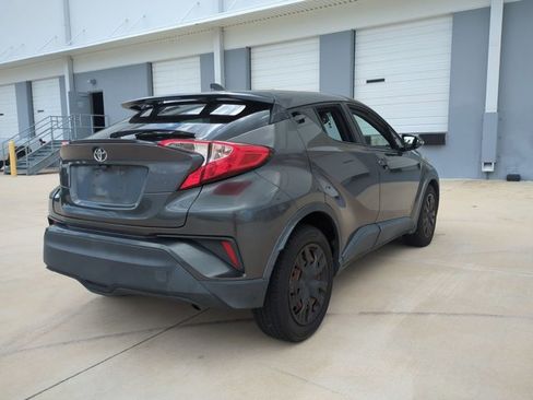 Used 2019 Toyota C-HR LE FWD image 5
