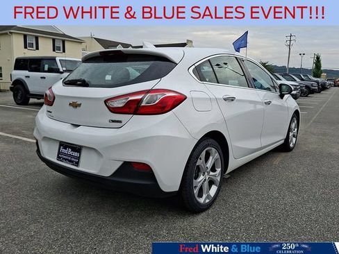 Used 2018 Chevrolet Cruze Premier FWD image 10