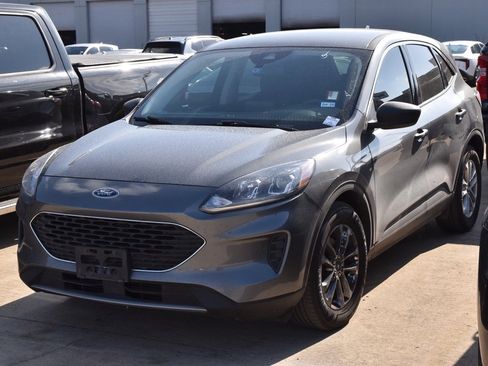 Certified 2022 Ford Escape SE image 2